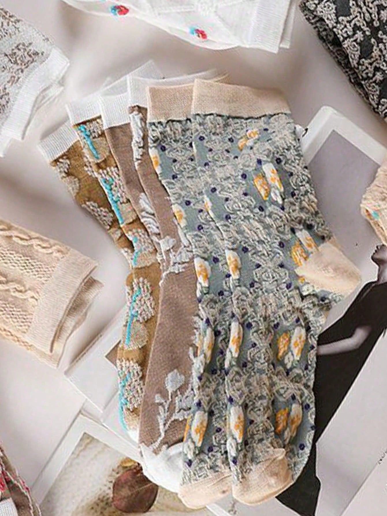 20pairs Women Retro 3D Floral Print Casual Comfortable Mid-Calf Socks Multicolor