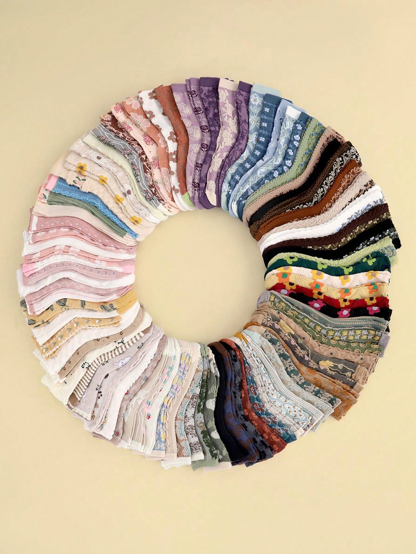 20pairs Women Retro 3D Floral Print Casual Comfortable Mid-Calf Socks Multicolor