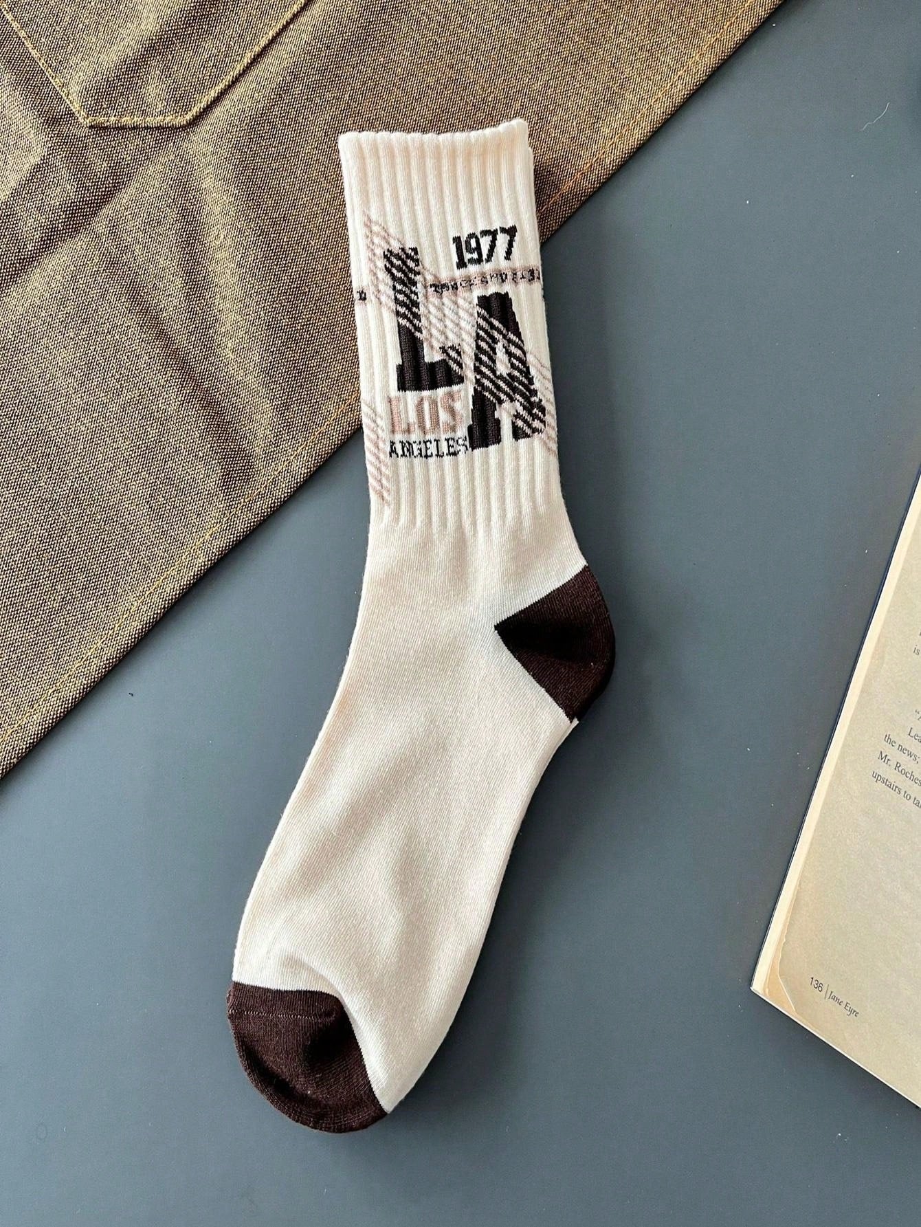 8 Pairs Of Socks Coffee Color American Men's Mid-Tube Winter Socks Deodorant Mid-Tube Sports Men's Socks Are Suitable For Everyday Use White