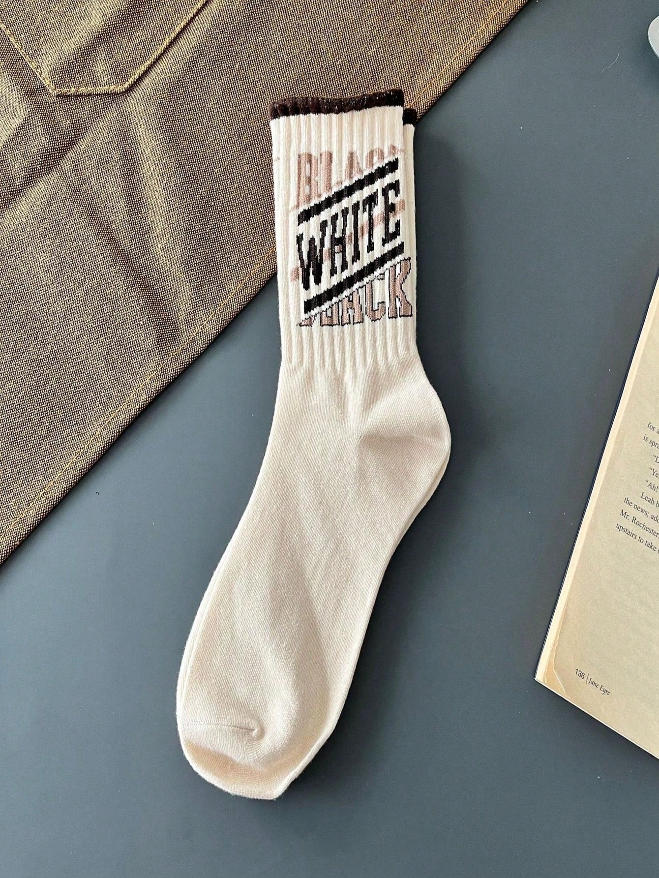 8 Pairs Of Socks Coffee Color American Men's Mid-Tube Winter Socks Deodorant Mid-Tube Sports Men's Socks Are Suitable For Everyday Use White
