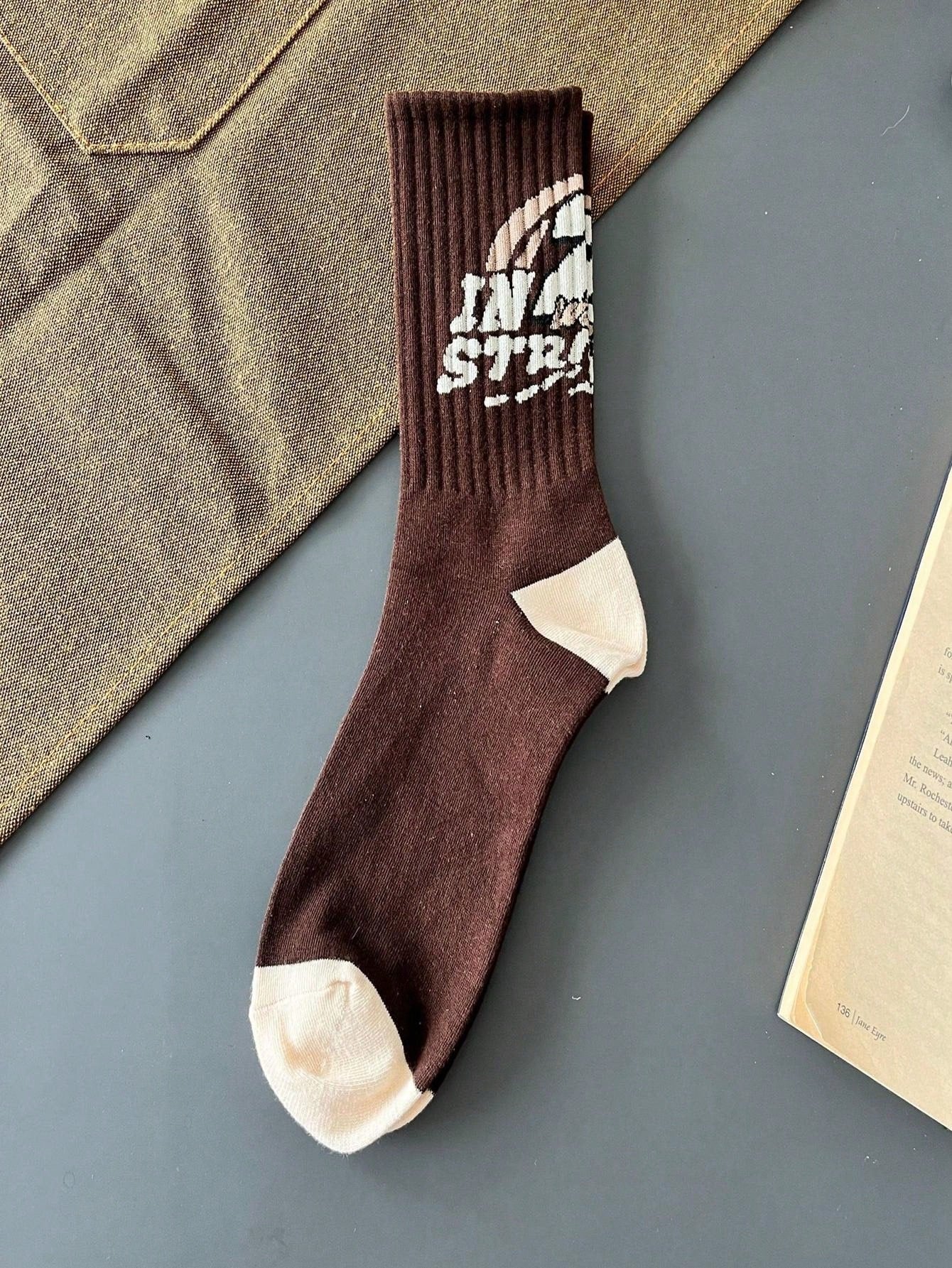 8 Pairs Of Socks Coffee Color American Men's Mid-Tube Winter Socks Deodorant Mid-Tube Sports Men's Socks Are Suitable For Everyday Use White