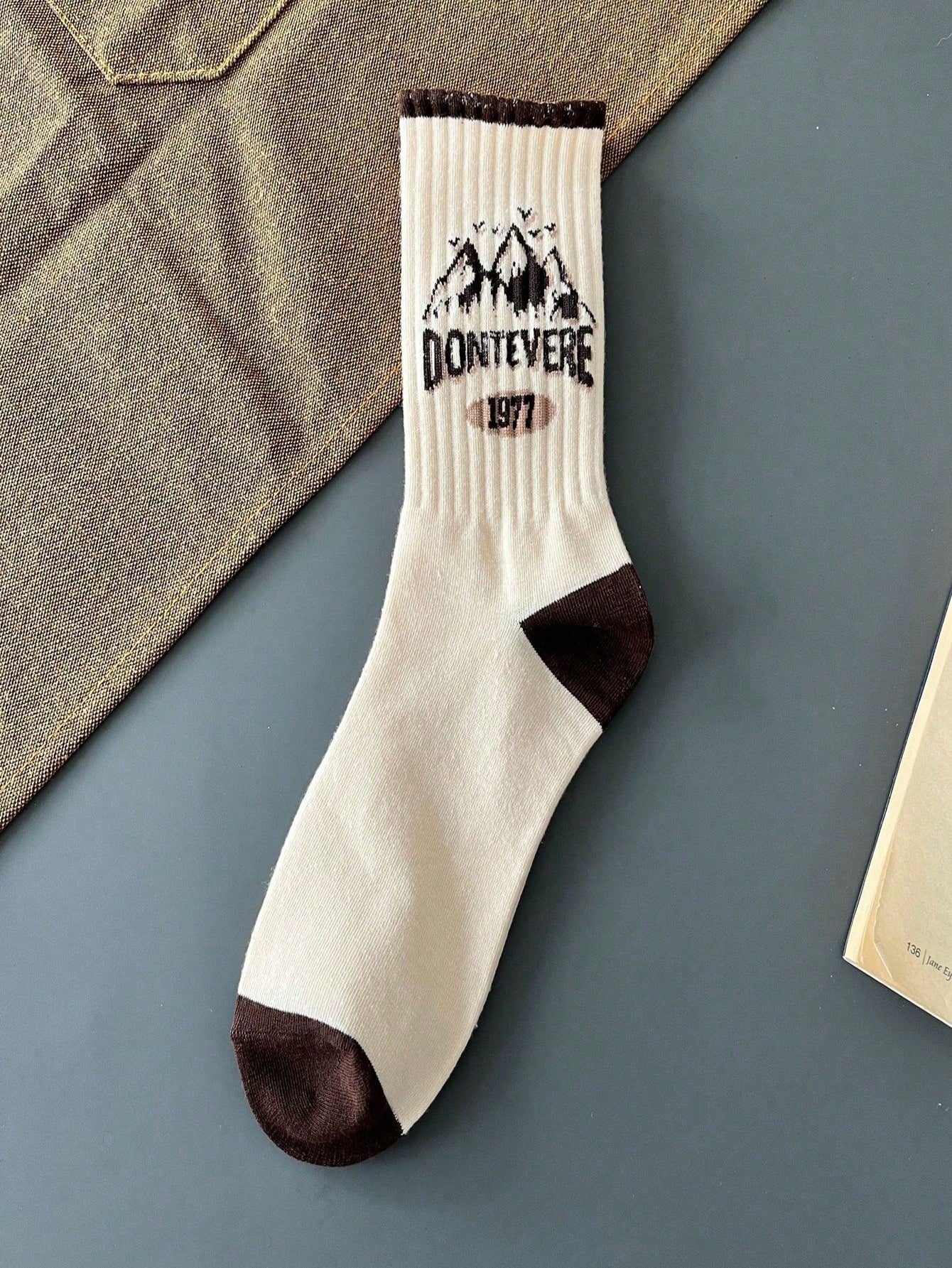 8 Pairs Of Socks Coffee Color American Men's Mid-Tube Winter Socks Deodorant Mid-Tube Sports Men's Socks Are Suitable For Everyday Use White