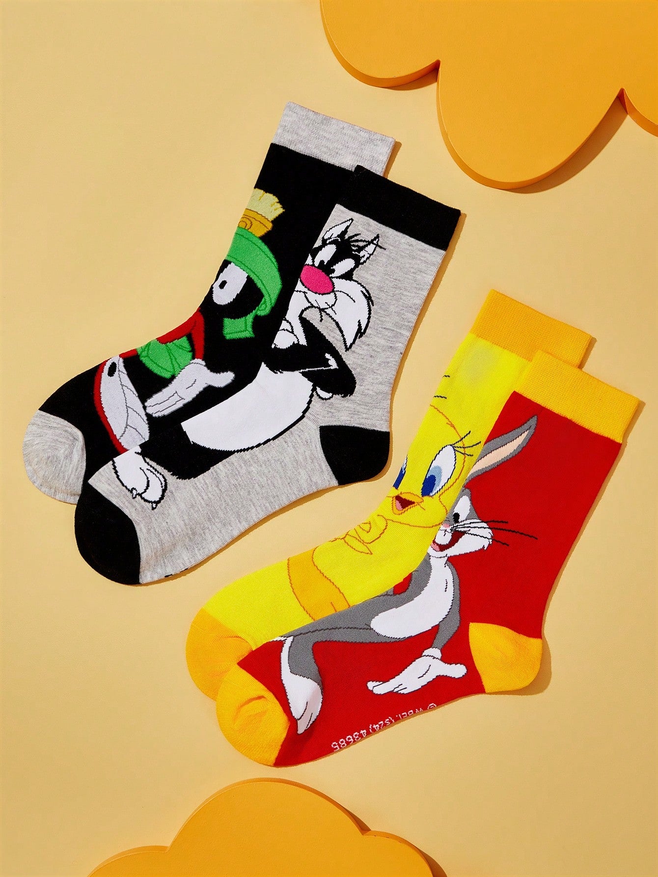 LOONEY TUNES X SHEIN 2 Pairs Women's Asymmetric Cartoon Pattern Color Block Mid-Calf Socks Multicolor